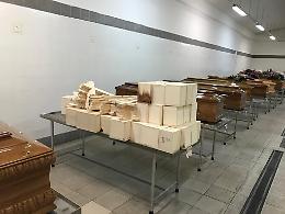 Poggioreale choc, casse con feti e arti umani accatastate nel deposito de cimitero FOTO 