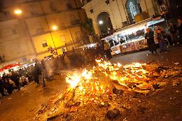 Rischio incendio per il cippo di Sant'Antonio, l'allarme della I Municipalità