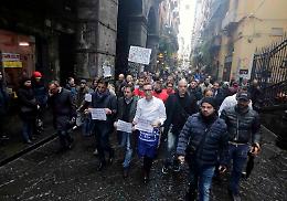 Marcia anticamorra dai Tribunali a Forcella, solidarietà ai pizzaioli minacciati