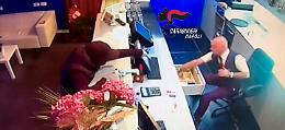 Scoperta banda di finti carabinieri: 6 arresti per rapina e sequestro di persona