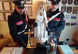 Furti sacrileghi a Ischia, ritrovati Crocifisso e statue