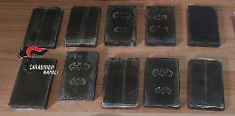 Hashish con simbolo di Batman a Ischia