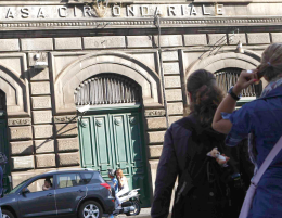 Lettere ai detenuti, i giorni dell'amore a Poggioreale