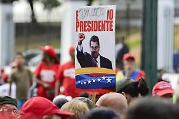 Lega e 5S divisi su Maduro