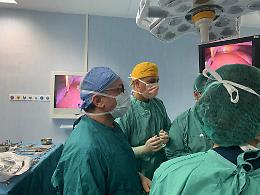 Intervento record al Policlinico, asportato parzialmente il fegato a donna incinta