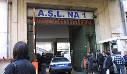 Notte di fuoco in centro, due feriti in due agguati