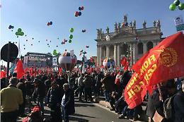 «Futuro al lavoro», sindacati in piazza