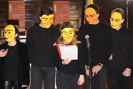 “Je so' pazzo" trascritta e cantata in greco antico dai liceali