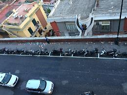 Auto svaligiate, preso il ladro seriale di via Aniello Falcone