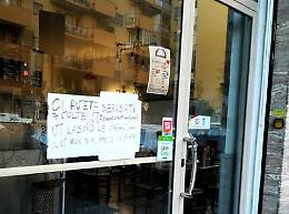Sette furti in 5 mesi, pizzaiolo mette cartello: «Vi lascio le chiavi»
