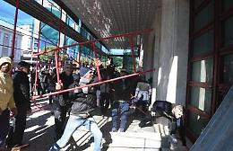 Tirana, assalita sede governo