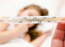 I medici di famiglia: «Influenza, no alle cure fai da te»