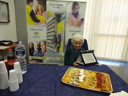 Soccavo, i 103 anni di nonna Maria festeggiati nell'ufficio postale
