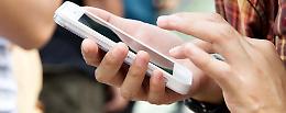 Ruba smartphone a una 12enne e fugge