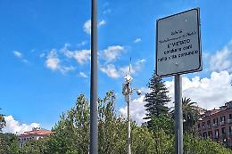 Castellammare di Stabia. Vietato portare i cani in Villa Comunale. Bufera sui social