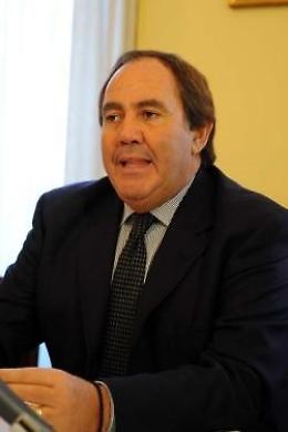 Si dimettono i consiglieri, via Gagliano 