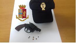 Sorpreso con pistola giocattolo modificata, 23enne nei guai