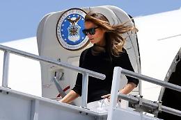 Fumo in cabina, paura in volo per Melania