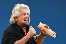 Grillo: «Togliere poteri al Capo dello Stato». Alt dei 5S