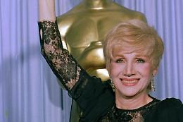 Addio a Olympia Dukakis, premio Oscar per Stregata dalla luna