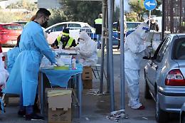 Covid in Italia, 18.896 contagi e 124 morti