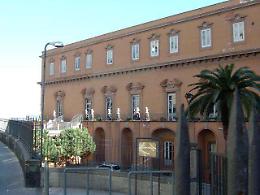 Raid all'istituto Pontano, decine di tablet rubati