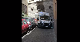 Napoli, ambulanze bloccate nel traffico: video di denuncia