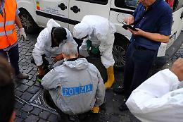 Banda del buco alle Poste centrali, banditi in fuga con un bottino da mezzo milione