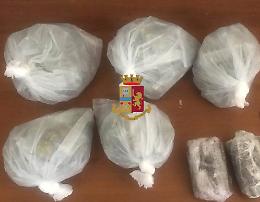 Melito, grazie a “YouPol” rinvenuti 300 grammi di droga