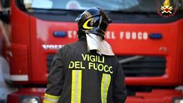 Tenta di dare fuoco alla casa della madre, arrestato