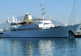 La yacht che fu di Onassis è a Castellammare