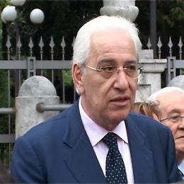 Avellino, gli assessori rimettono le deleghe