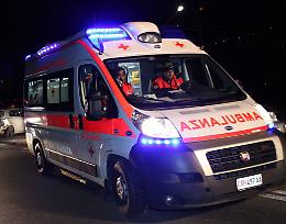 Brescia, anziano cade dal terzo piano mentre sistema l’antenna