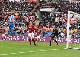Il Napoli perde 2-1 all'Olimpico, la vetta sempre più lontana
