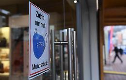 Covid in Germania, lockdown per no vax. Merkel: «Situazione seria»