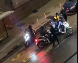 Pugni e calci a calata Capodichino: picchiato e rapinato dello scooter