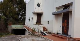Al via la demolizione della villa bunker di Zagaria