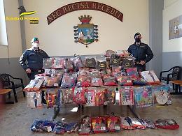 Sequestrate e distrutte maschere di carnevale pericolose