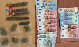 Scampia, sorpresi a spacciare: arrestati