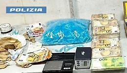 Droga, pistola, taser, coltelli e soldi: arrestato 55enne 