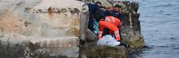 Anziano giù dalla scogliera, fermati due minorenni