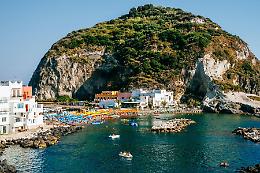 Isole Covid free, via alle vaccinazioni a Ischia