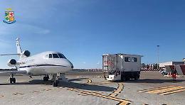 Bimbo di 6 anni trasferito d'urgenza a Napoli con volo Aeronautica