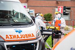 Coronavirus, giù curva dei contagi e morti