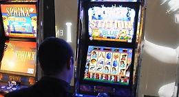 Sala giochi illegale, denunciati i titolari