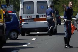 Auto contro furgone a Sala Consilina: un morto e tre feriti