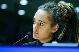 Rackete: «Non ho salvato migranti, ma vite umane»