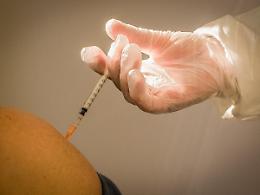 Terza dose dopo AstraZeneca e Pfizer, studio: forte risposta da 6 vaccini diversi