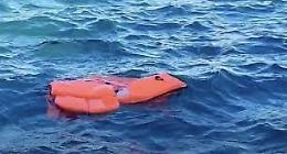 Barca di migranti si ribalta in mare, 40 in salvo e 3 dispersi