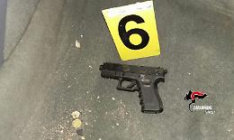 Pozzuoli, rapina al pub: carabinieri trovano auto e arma